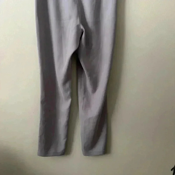 Lululemon On the Fly 7/8 Pant 27"
Silverscreen 4 - Picture 10 of 12